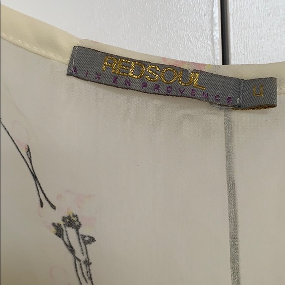 Floral Top - Picture 2 of 4